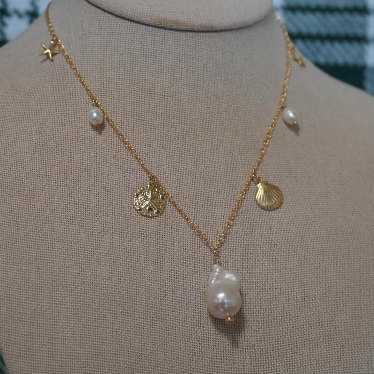 Freshwater Pearl Shell Necklace