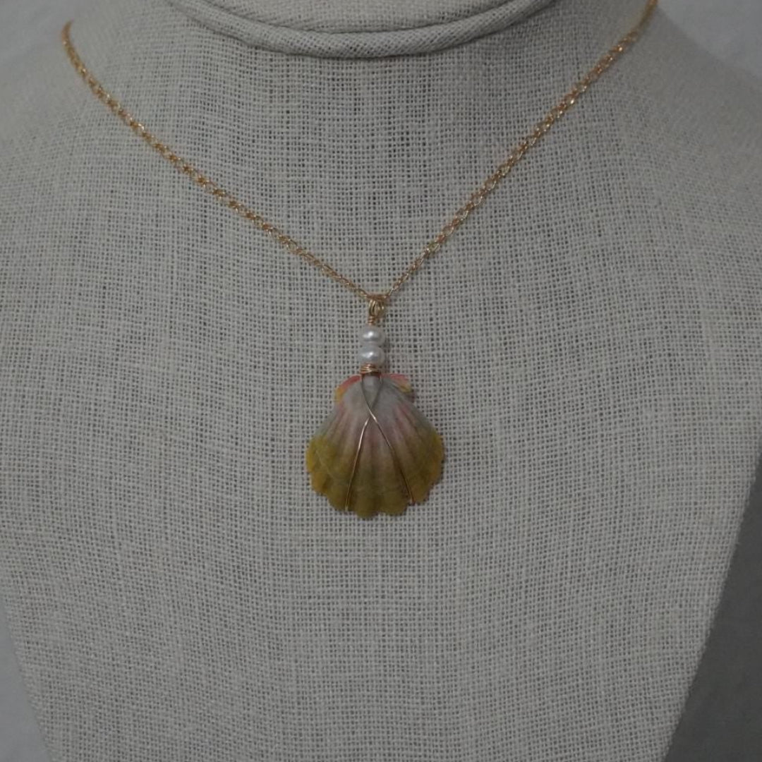 Moonrise Shell Necklace