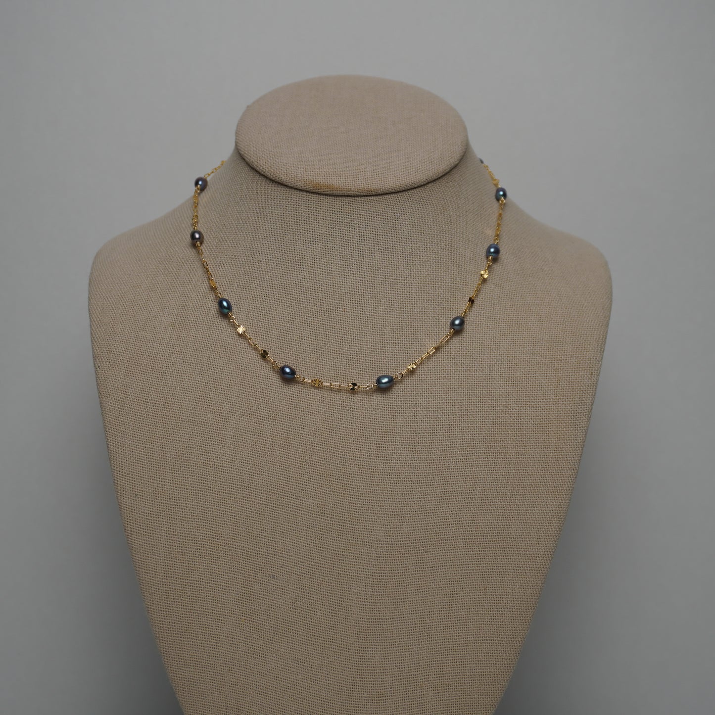 Floating Black Pearl Starburst Chain Choker – 14" to 16" Adjustable