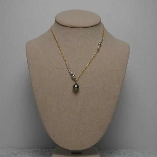Raven // Tahitian Pearl & Twin Keshi Statement Necklace – 17"