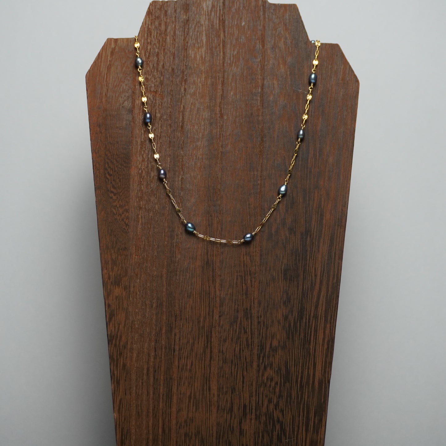 Floating Black Pearl Starburst Chain Choker – 14" to 16" Adjustable