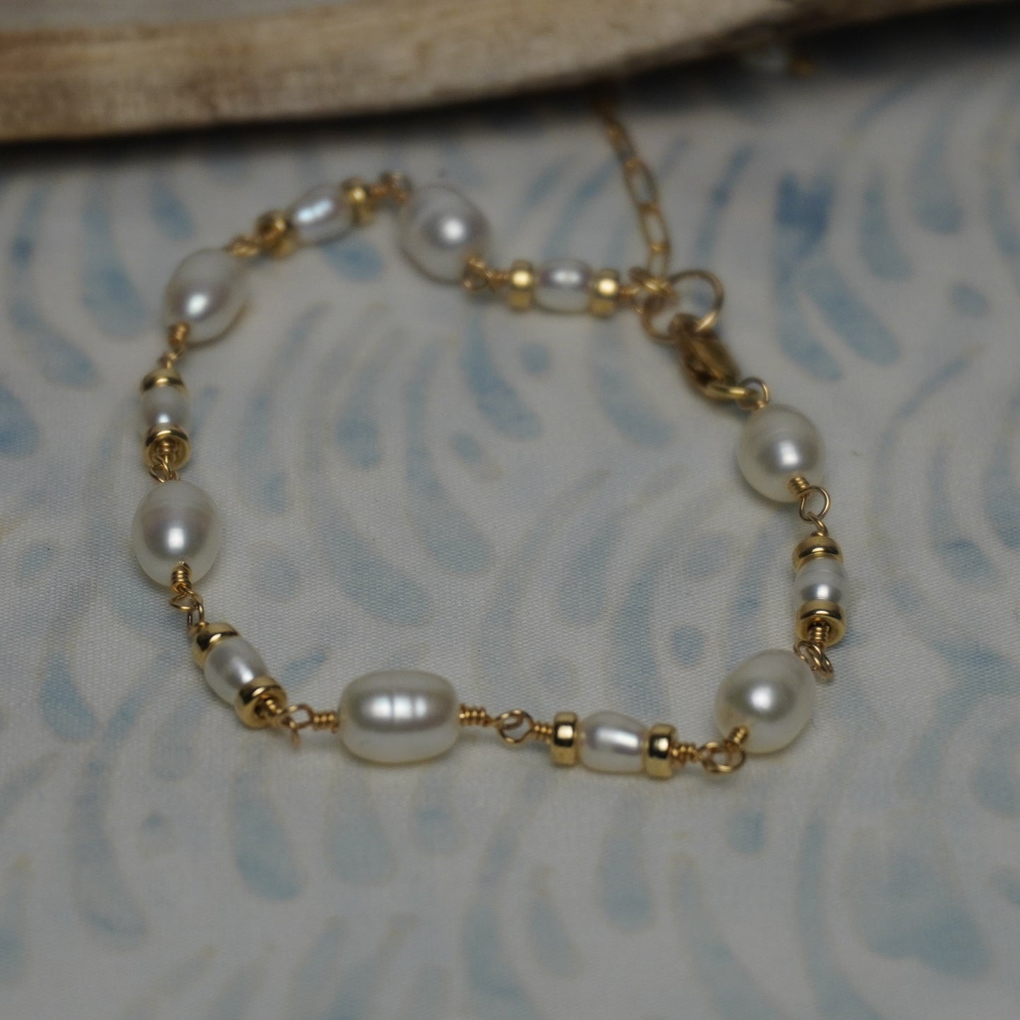Freshwater Pearl & Gold Roundel Chain Bracelet