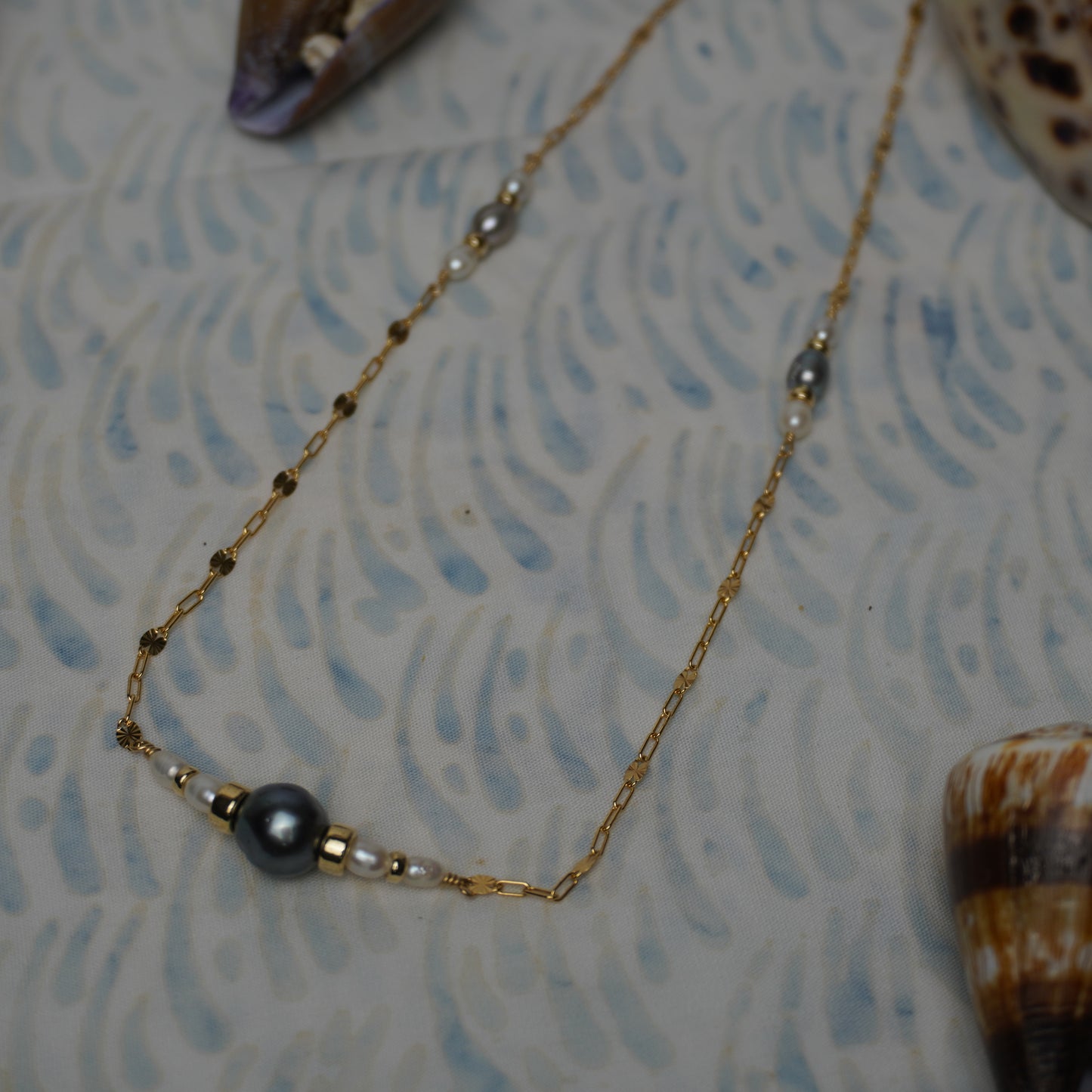 Tahitian Pearl & Starburst Chain Necklace with Gold Roundels – 16"