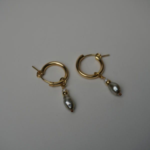 Yuki // Silver Keshi & Button Pearl Drop Huggie Earrings